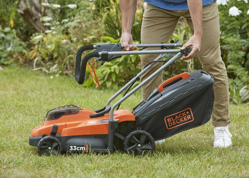 Газонокосарка акумуляторна BLACK+DECKER BCMW3336L1 фото 2