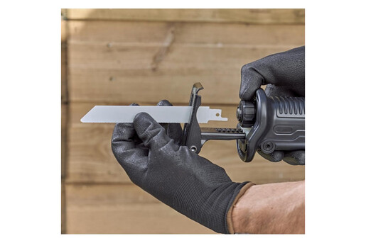 Пила шабельна мережева BLACK+DECKER BES301 фото 4