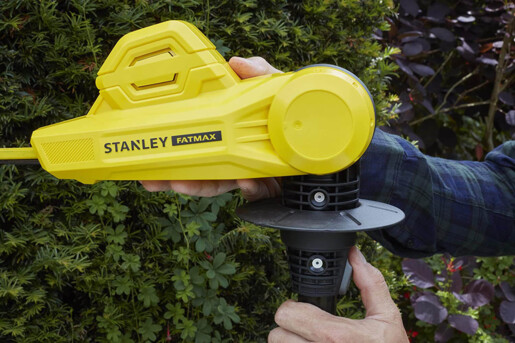 Кущоріз акумуляторний зі штангою STANLEY FATMAX SFMCPH845M1 фото 2