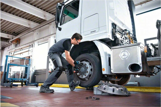 Акумуляторний ударний гайковерт Bosch GDS 18V-1000 без акб (06019J8300) фото 2