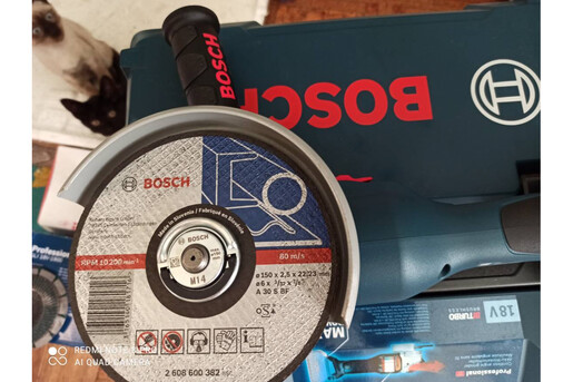Болгарка акумуляторна (кутова шліфувальна машина) Bosch GWS 18V-15 SC (06019H6101) фото 3