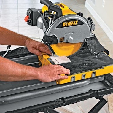 Пила алмазна настільна DeWalt D24000 фото 4