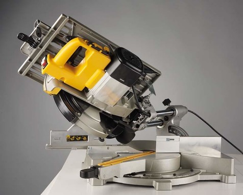 Торцювальна пилка DeWalt D27111 фото 2