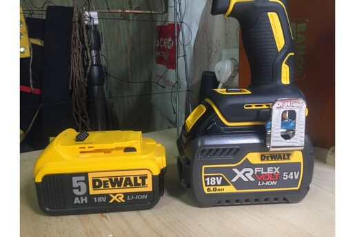 Акумулятор (54/18 В; 6.0 Аг; Li-Ion) DEWALT DCB546 фото 4