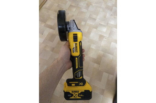 Шліфмашина кутова - болгарка акумуляторна безщіткова DeWALT DCG405P3 фото 2