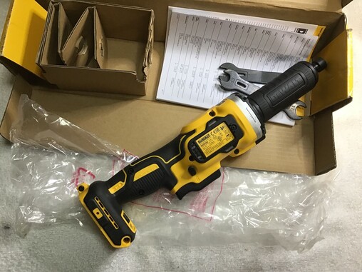 Акумуляторна прямошліфувальна машина DeWALT DCG426N фото 2