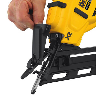 Пістолет цвяхів акумуляторний безщітковий DeWALT DCN650N фото 3