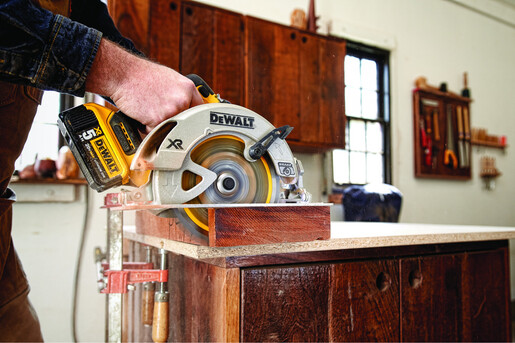 Пила дискова акумуляторна DeWALT DCS570N фото 5