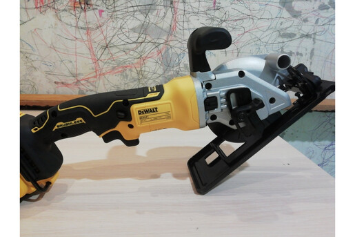 Пила дискова акумуляторна компактна безщіткова DeWALT DCS571NT фото 4