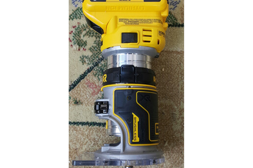 Фрезер безщітковий окантувальний акумуляторний DeWALT DCW600N фото 3