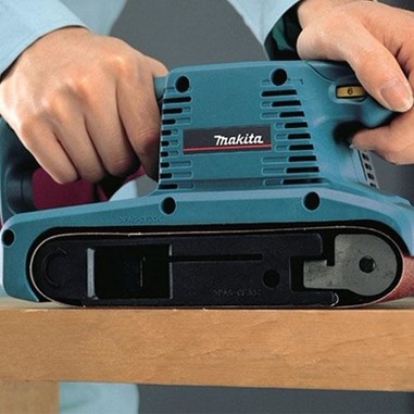 Стрічкова шліфувальна машина Makita 9910 фото 2