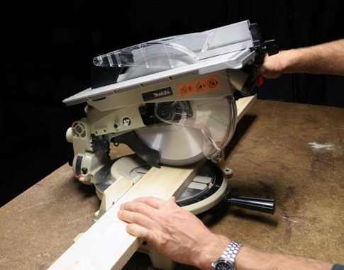 Торцювальна пилка комбінована Makita LH1040 фото 3