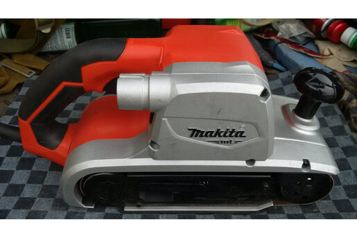 Стрічкова шліфувальна машина Makita M9400 фото 2