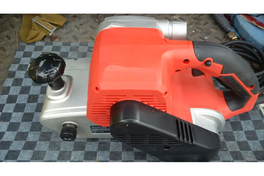 Стрічкова шліфувальна машина Makita M9400 фото 3