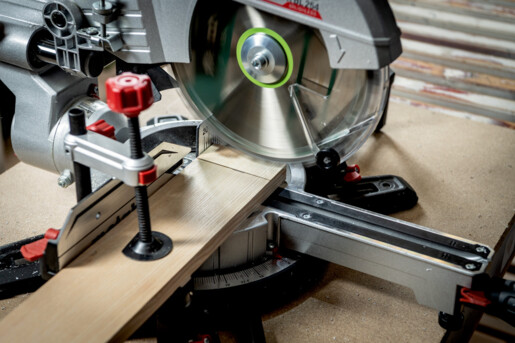Акумуляторна торцювальна пила Metabo KGS 18 LTX BL 216 каркас (614216850) фото 2
