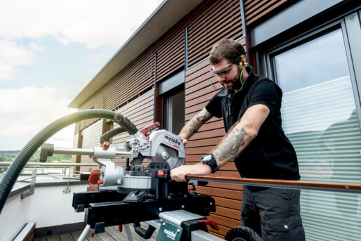 Акумуляторна торцювальна пила Metabo KGS 18 LTX BL 216 каркас (614216850) фото 4