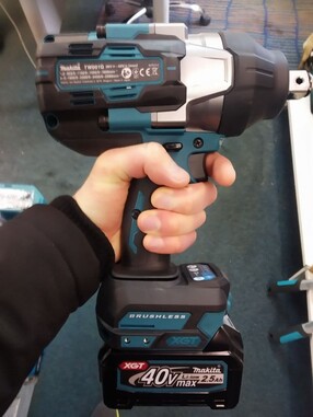 Гайковерт ударний акумуляторний XGT 40 V MAX Makita TW001GM201 фото 3