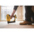 Фото #5 Степлер скобозабивний акумуляторний безщітковий DeWALT DCN681D2